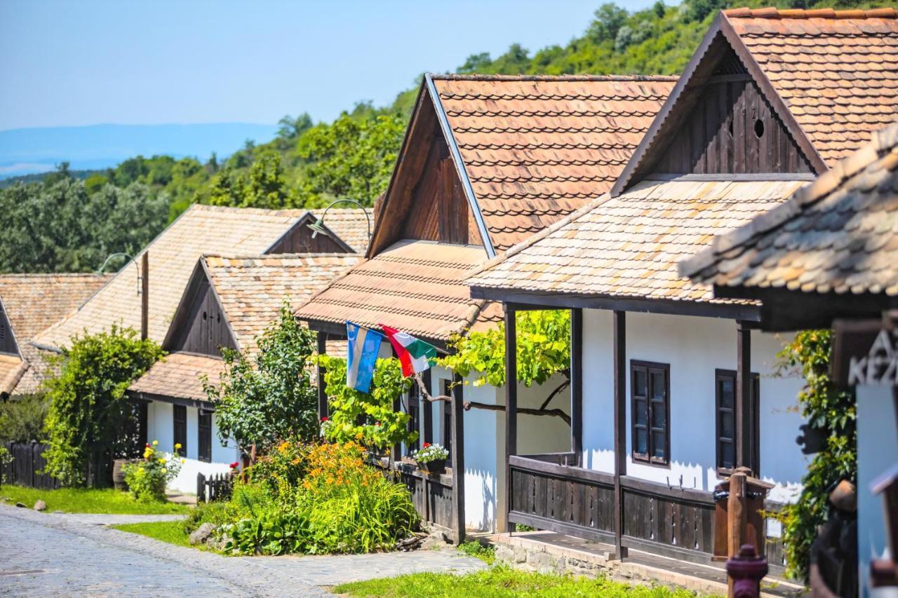 Lankás Vendégház - Hollókő Extérieur photo