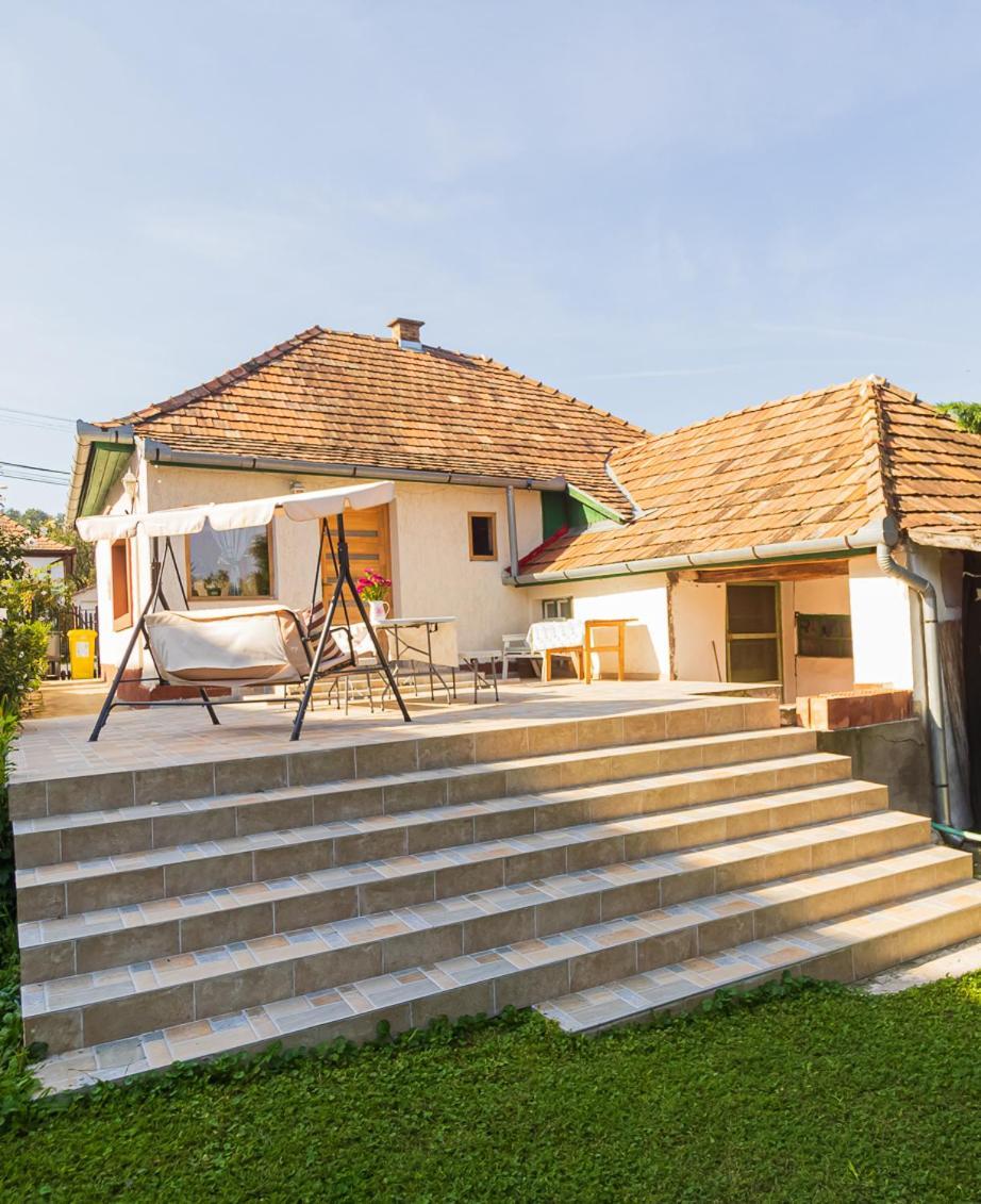 Lankás Vendégház - Hollókő Extérieur photo