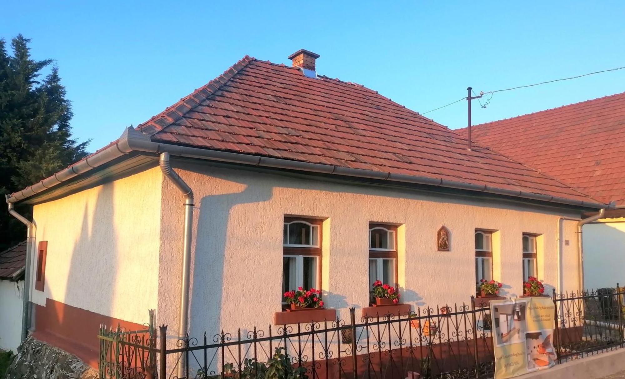 Lankás Vendégház - Hollókő Extérieur photo